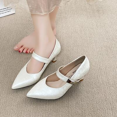 Mode Temperament Damen Schuhe Spitz Flacher Oberteil Einzelner Schuh Modisch und Vielseitig Metalldekoration Feiner Absatz Damen Schuhe