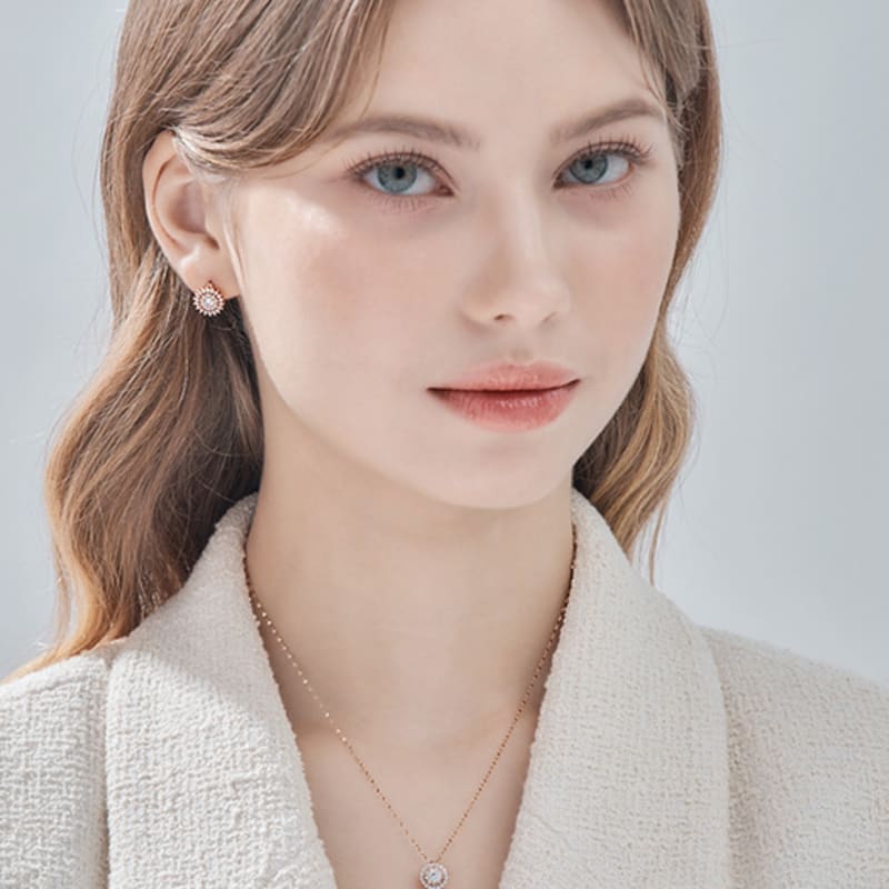 ELLE Jewelry 14K Flower Point Cubic Necklace EL14NN026