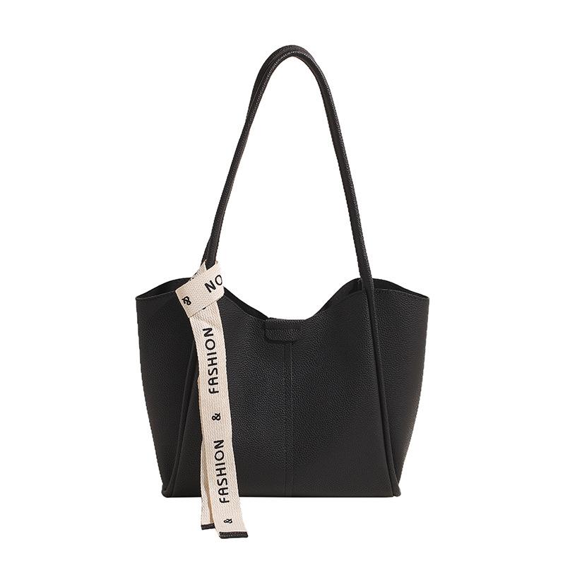 

Large-capacity retro bag women s new autumn and winter versatile simple shoulder bag student class commuting tote bag чёрный