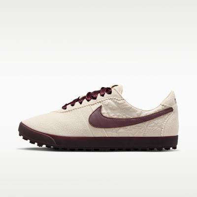 Nike Astro Grabber Leather SE Light Cream Burgundy Crush (Women s) 39