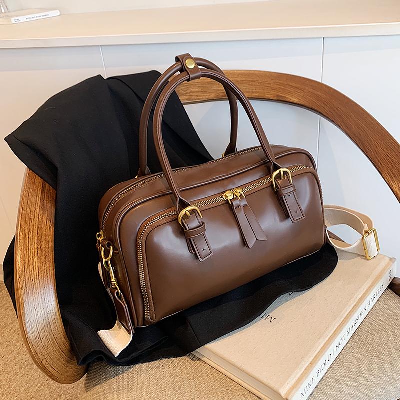 

Винтажные женские сумки из однотонной искусственной кожи, сумки-тоут большой вместимости для работы, женские сумки через плечо с широким ремнем, новинка 2024 (20cm Max Length 30cm) кофейный