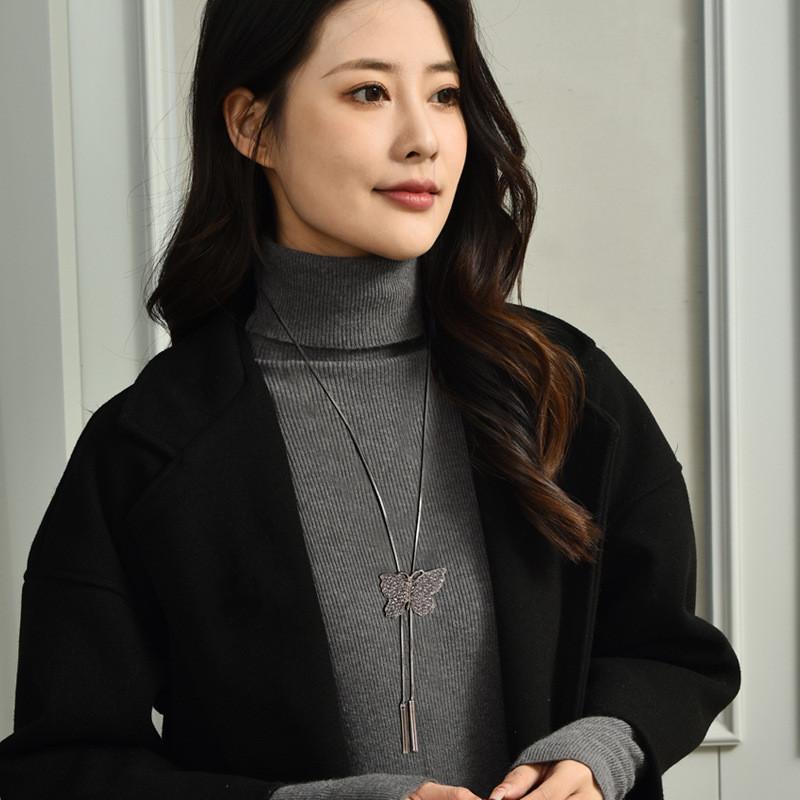 Elegant Butterfly Necklace For Women Long Fashion Sweater Chain Vintage Accessory