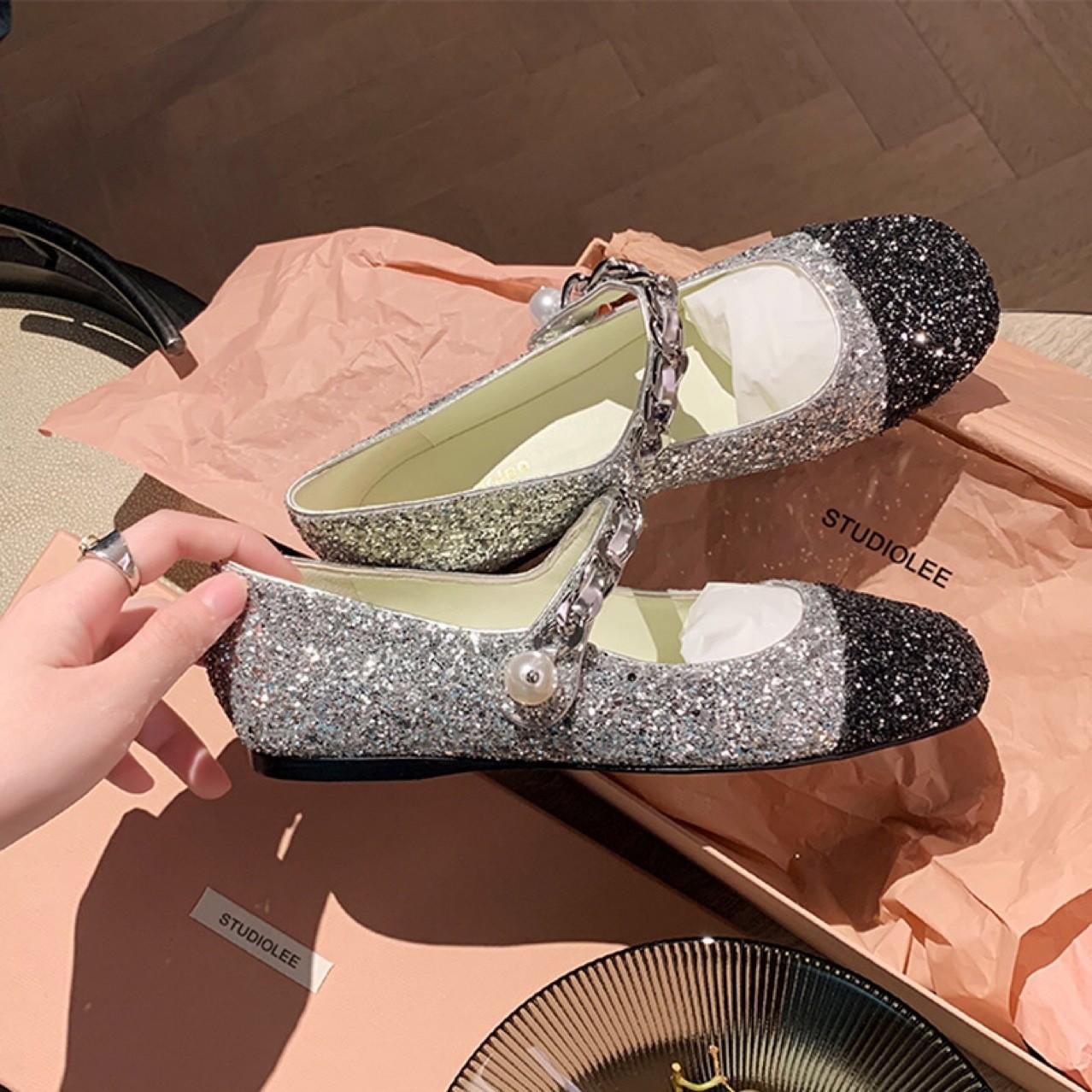 

2025 весна новые французские маленькие ароматные туфли Мэри Джейн одинарные женские универсальные туфли с плоским дном и неглубоким горлом из кожи 34 серебряный