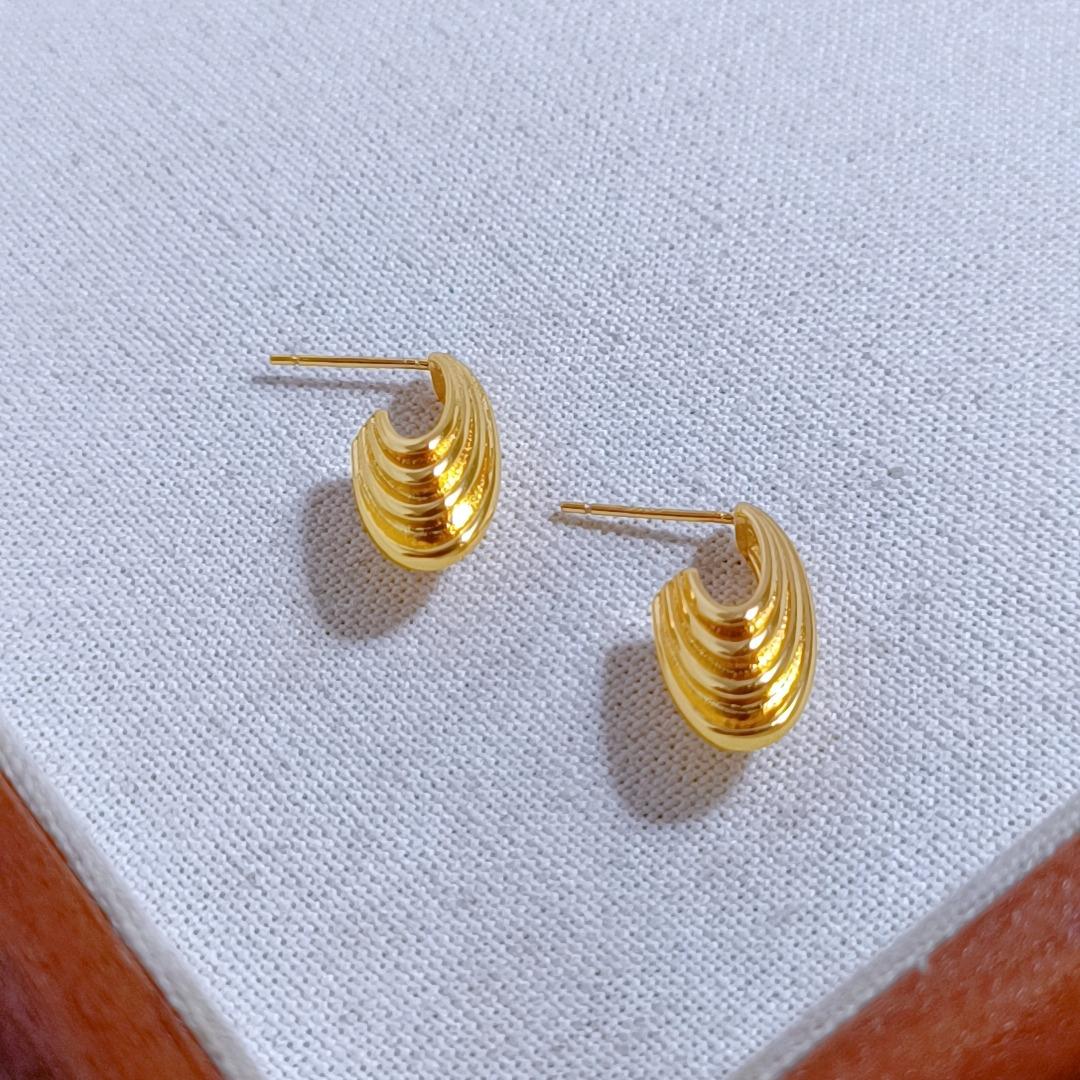 

Серьги Темперамент High Sense Циндао Ювелирные изделия Роскошные ретро серьги оптом Изысканные нишевые серьги.