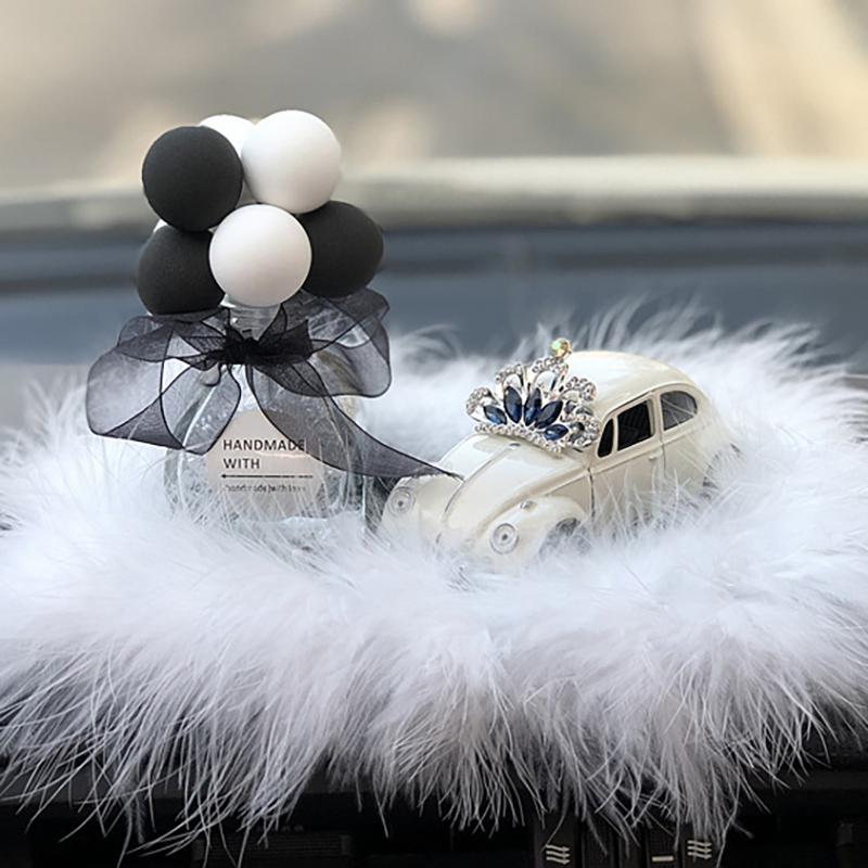 Automobile Perfume Table Accents: Cute Aromatherapy Car Interior Ornamentation