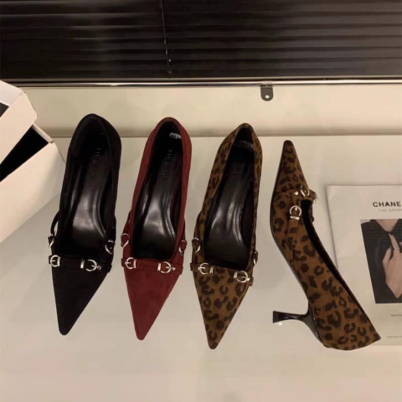 Pointed single shoes, light mouth and thin splicing, leopard print splicing, one pedal metal buckle, sexy temperament, high heels, women's thin heels