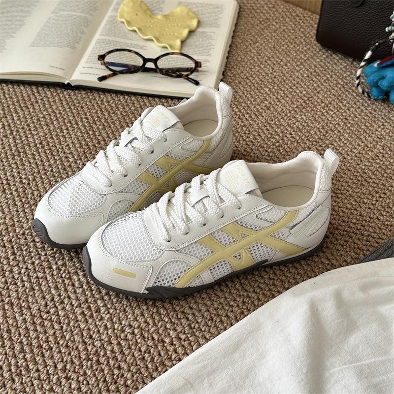 2025 summer new flat bottom inner height increase small white shoes women's mesh breathable casual sports soft sole light board shoes