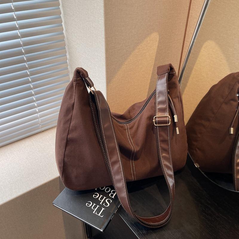 Soft Surface Matte Large Capacity Bag Women's New Shoulder Bag Autumn and Winter Retro Splicing Commuter Messenger Tote Bag