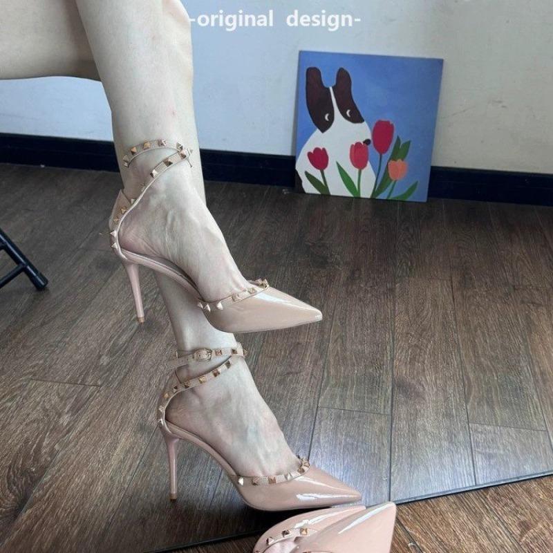 Fashion 2025 Autumn New High Heel Bag Pointed Toe Rivet Stiletto Strap Versatile Sandals Beautiful