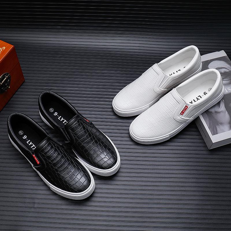 Fashion 2025 Spring Autumn Shoes Mens Loafers Flat Mens Casual Shoes Cool Street Style Male Footwear Slip-on Black White Shoes D348