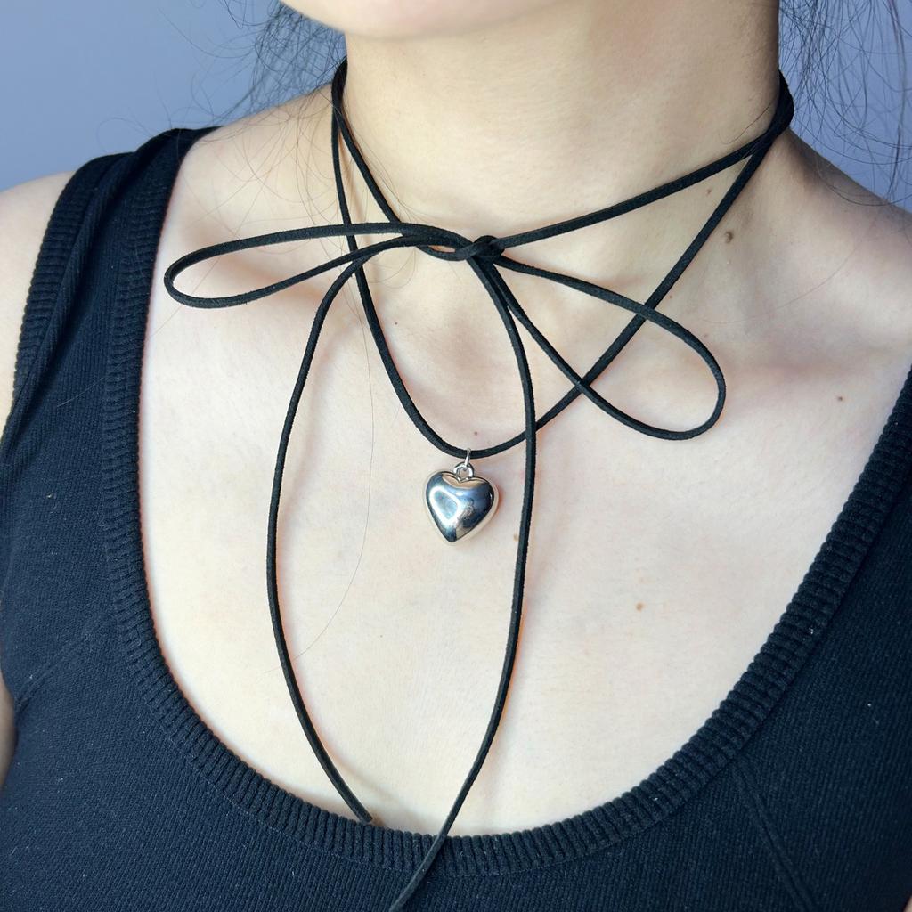 European and American Sweet and Cool Wind Pulling Adjustable Choker Female Simple Personality Metal Feeling Small Love Peach Heart Pendant Necklace