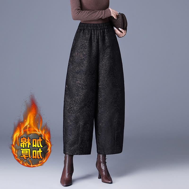 

Quality Assurance Age-Reducing Down Cotton Jacket & Floral Jacquard Plus Size Cropped Pants for Middle-Aged Women - Autumn/Winter Collection. XL