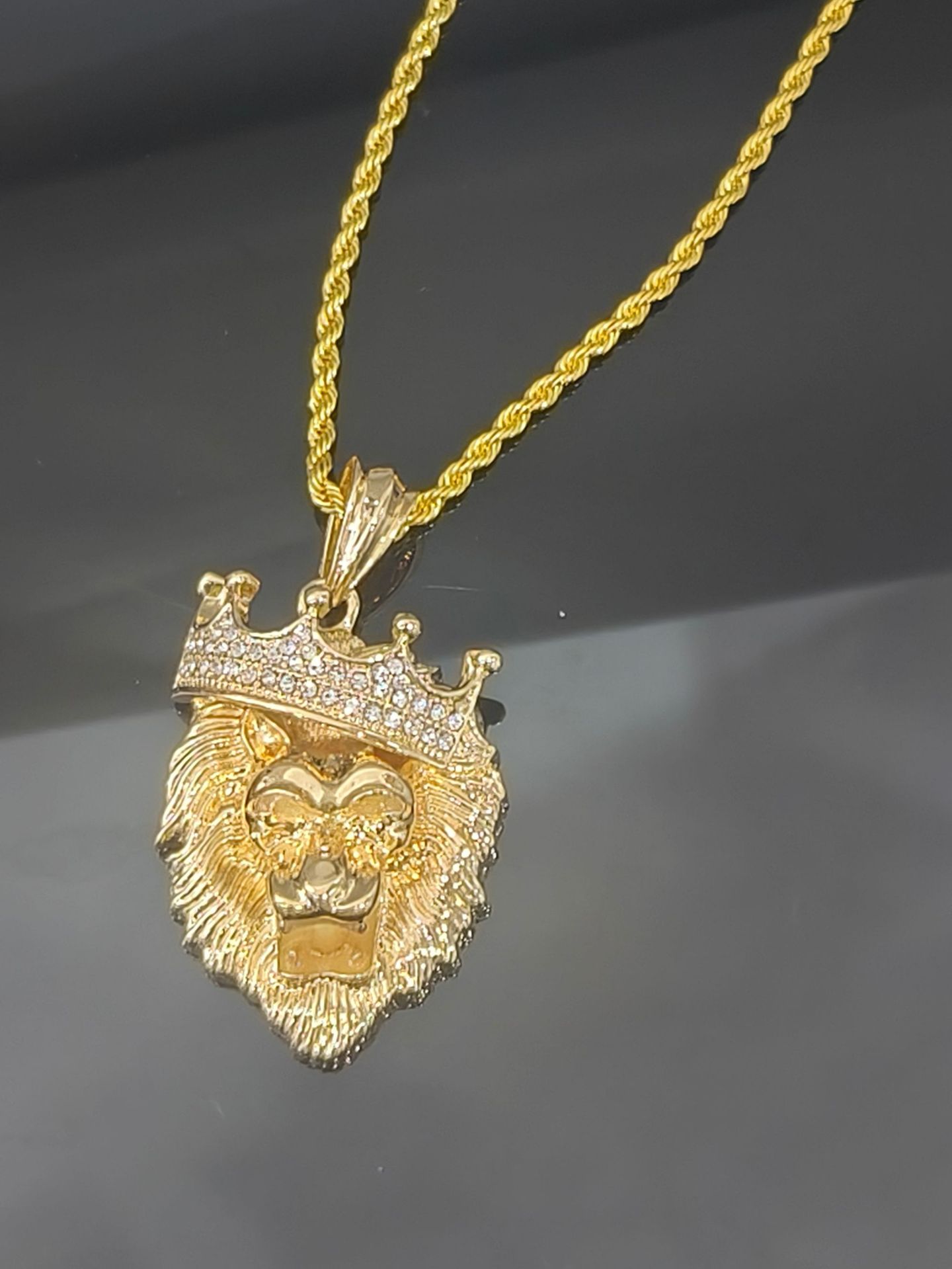 Crown Lion Head Necklace Europe and America Hip-hop Jewelry Men s Fried Dough Twists Necklace Alloy Animal Lion Head Pendant