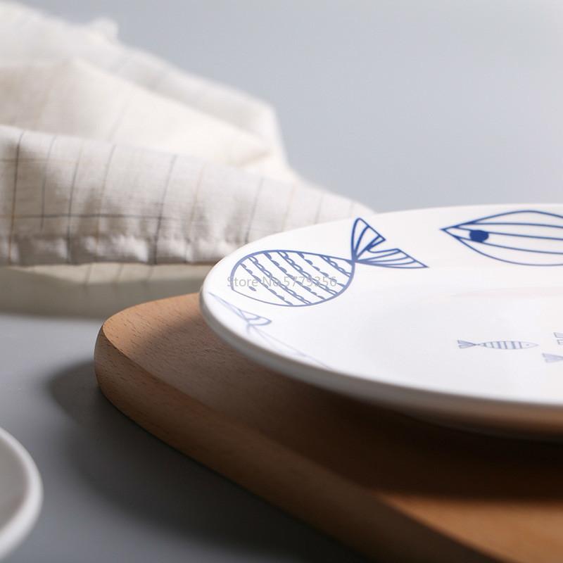 Piatto Creativo in Ceramica Occidentale per Bistecca Dipinto a Mano con Motivo a Pesce Piatto Domestico di Alta Qualità da 8 Pollici Piatto Rotondo
