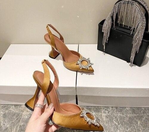 Europeiske og amerikanske sommer nye spisse høyhælte damesko solsikkeborespenne lukket tå vinkopphæl sandaler