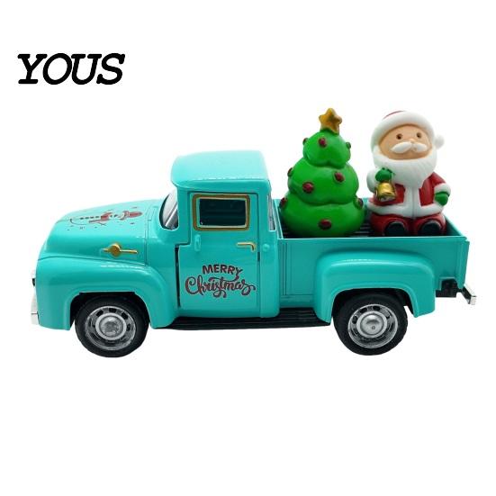 Christmas Table Centerpiece Pickup Truck Figurine, Vintage Car Statue with Santa Claus, Decorative Metal Tree, Snowman, Miniature Alloy Vehicle