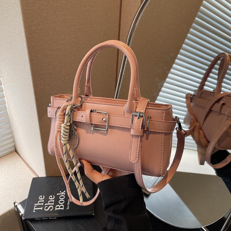 Small bag women's spring and summer versatile new fashion niche design messenger bag portable small bag