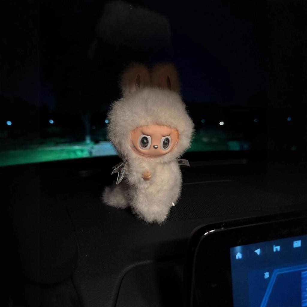 17cm White Plush Doll, Including Necklace, with Genuine Vinyl Craftsmanship
