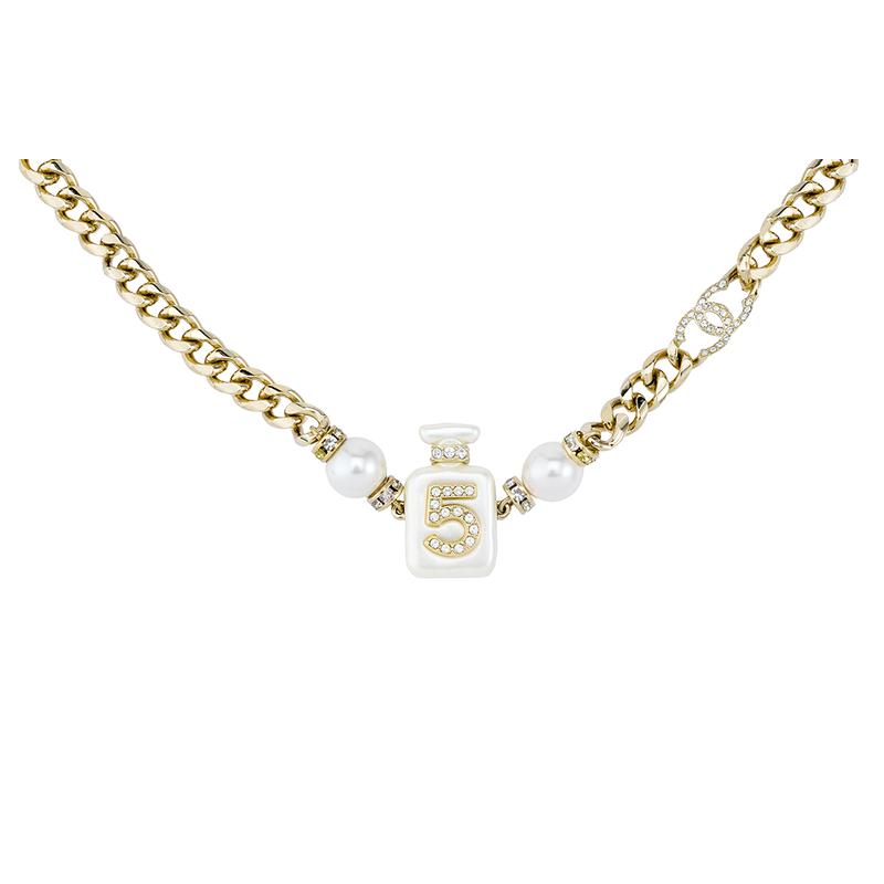 

CHANEL Number 5 Metal Pearl Chocker Necklace Women s Gold/Pearl White золотий