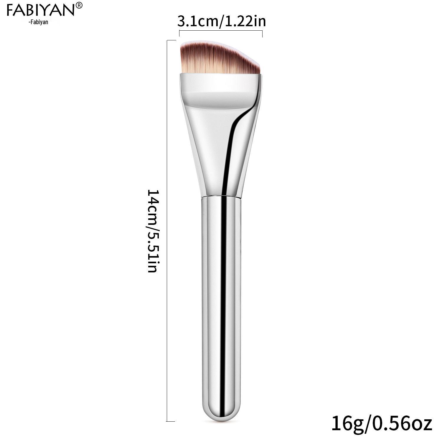 

Скошенная кисть для тональной основы и консилера - Бесследное нанесение для профессионального макияжа