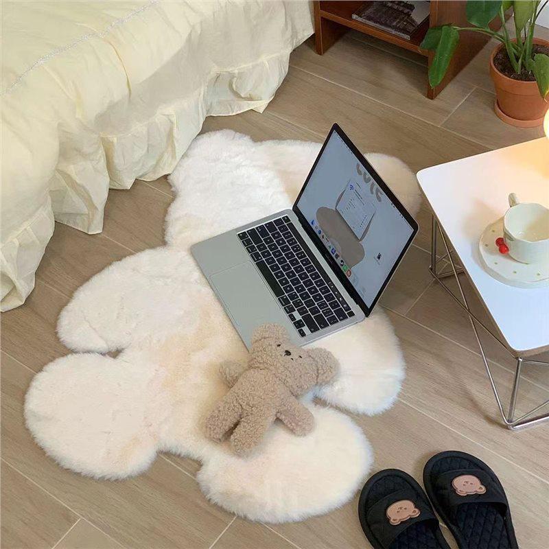 Rabbit Plush Cartoon Animal Carpet for Bedroom, Bay Window, or Children's Room