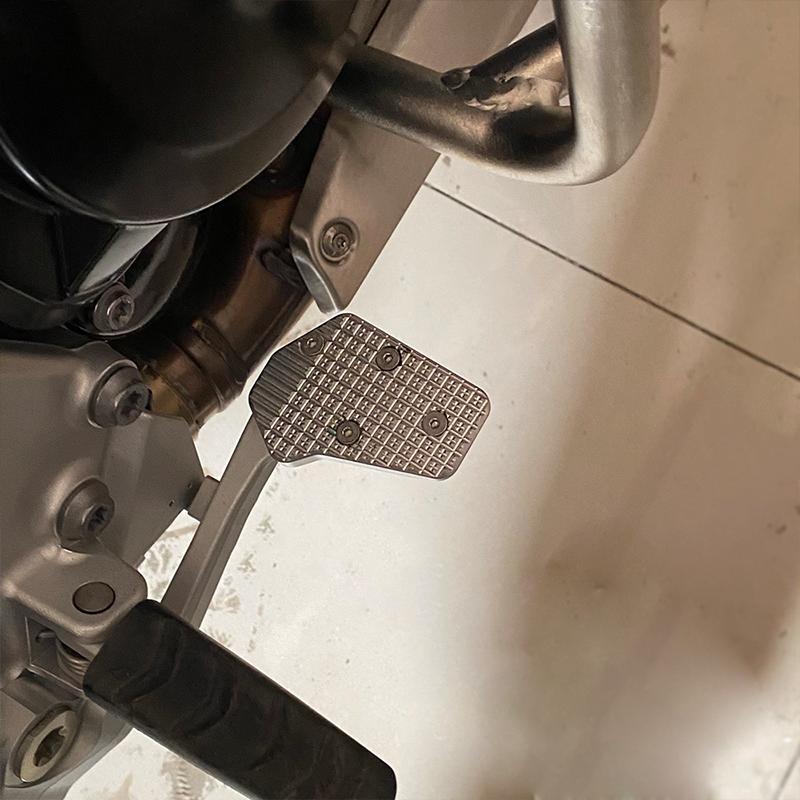 F900XR F900R Rear Foot Brakes Pedals Levers Step Plate Extension For BMW F900 XR/R F 900XR/900R   Motorcycle Acssorie