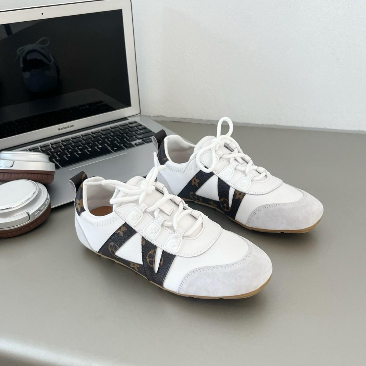 

Star little white shoes, leather thin-soled women s new retro versatile casual ballet sneakers 39 білий