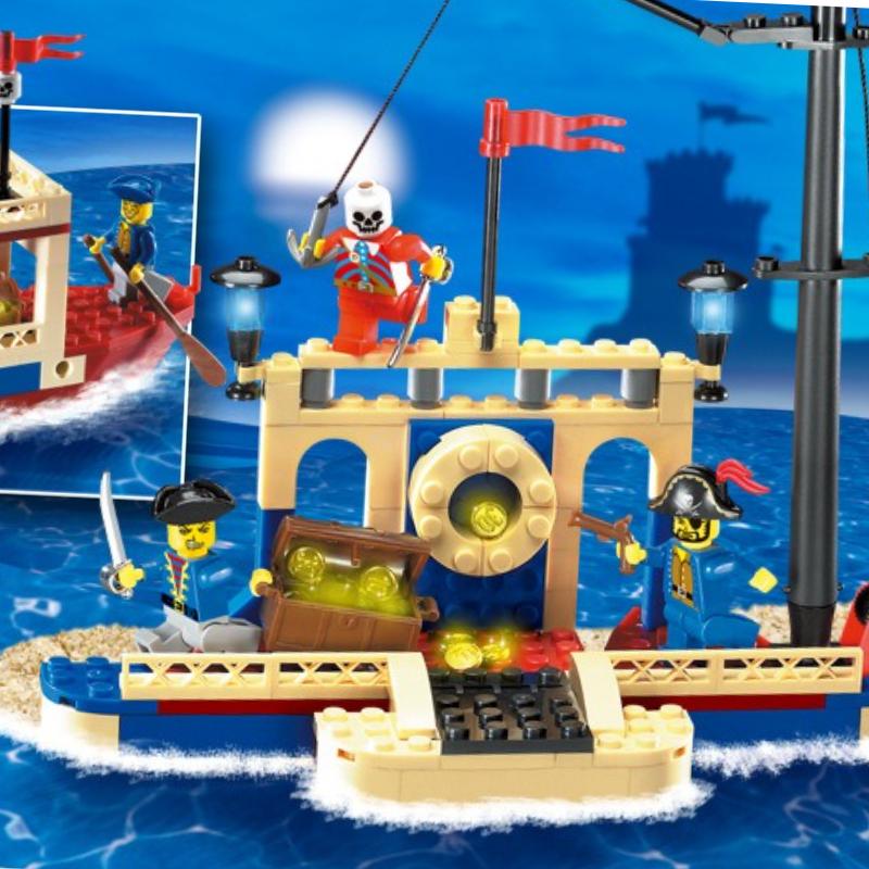 Pirate Ship Building Blocks – Kids Educational Bricks Set Compatible Pirate Vessel Model with Action Figures Toys Model