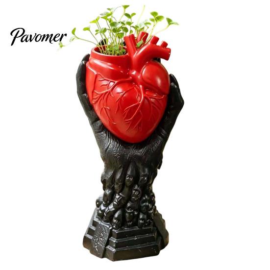 Spooky Theme Room Accessories Hand Holding Human Heart Organ Vase, Gothic Anatomical Shaped Resin Sculpture Halloween Desktop Flower Pot for