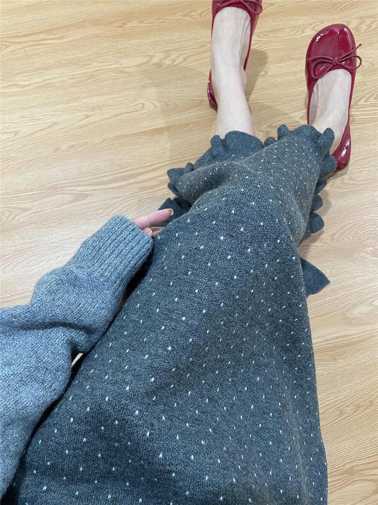 Women's French Black Polka Dot Knit Midi Skirt with Wood Ear Edge – Autumn/Winter High Waist Slim-Slit Design.