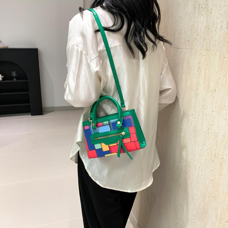 2025 Spring and Summer New Internet Celebrity Personality Fashion Contrasting Handbag Foreign Style Versatile Ins Shoulder Messenger Small Square Bag