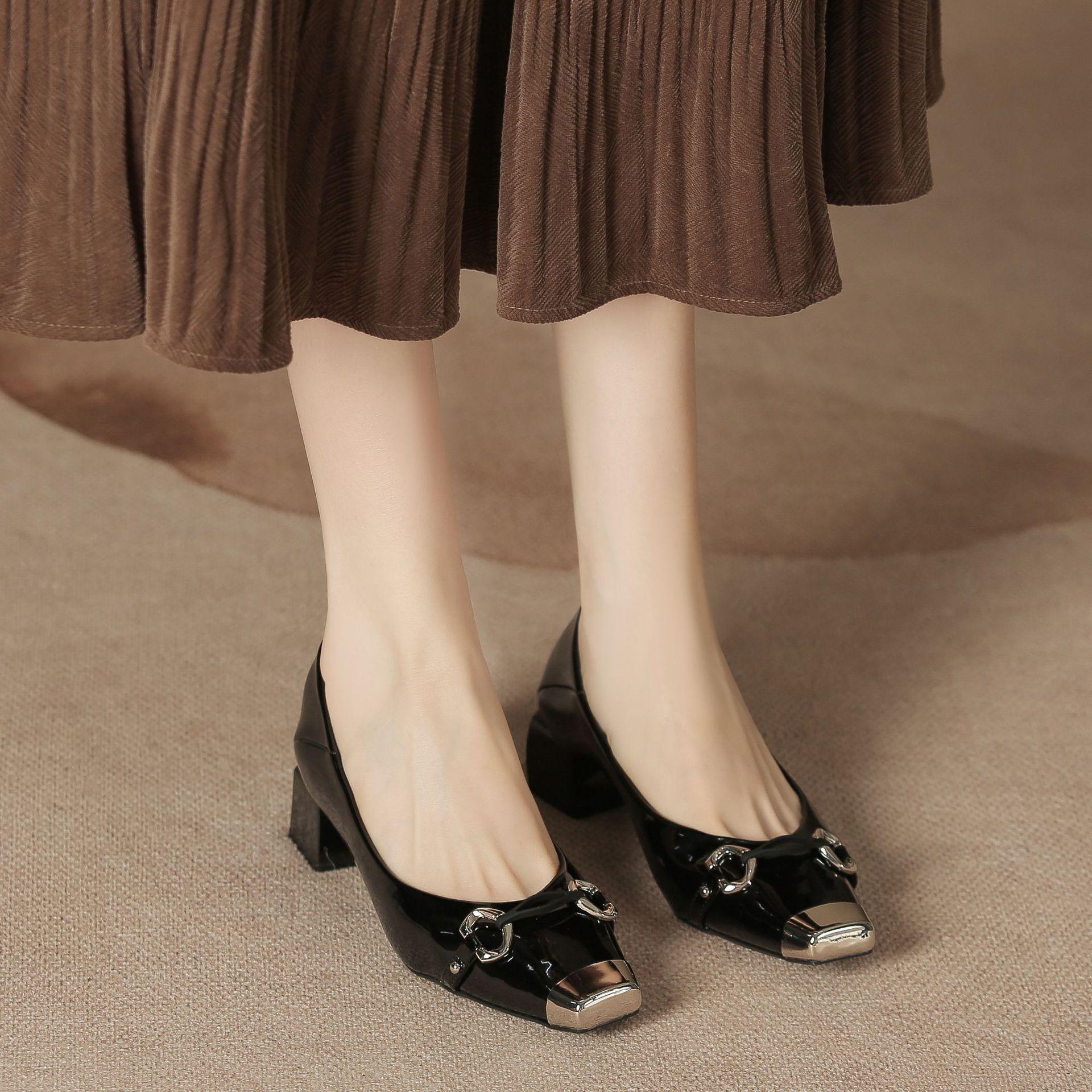 

H986-3 туфли из лакированной кожи со стальной головкой, детские, ранняя весна, новые, женские туфли Huizhou, с подкладкой из овчины, на низком каблуке, на высоком каблуке, с металлической пряжкой 34