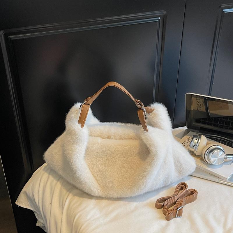 Plush Bag Women's New Autumn and Winter Fashion Niche Fluffy Shoulder Bag Fluffy Messenger Bag