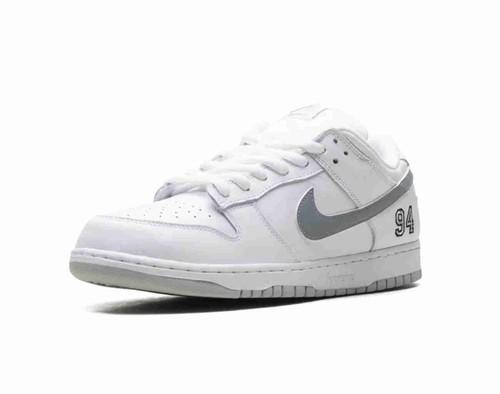 Supreme X Nike Dunk Low SB Pro OG QS White HQ8487-100