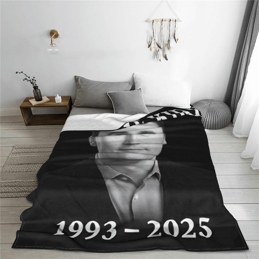 Charlie Kirk Shoot Blankets  Super Warm Aesthetic Plush Throw Blanket For Students Home Decor Flannel Bedspread Bed Cover