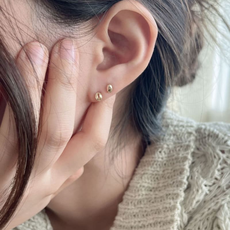 Youngglow 14k Petal Piercing Earrings