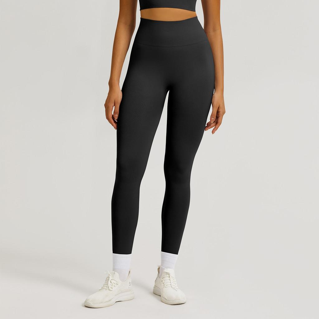 Seamless Yoga Set With Quick Dry Fabric For Women Fitness And Workout Enthusiasts