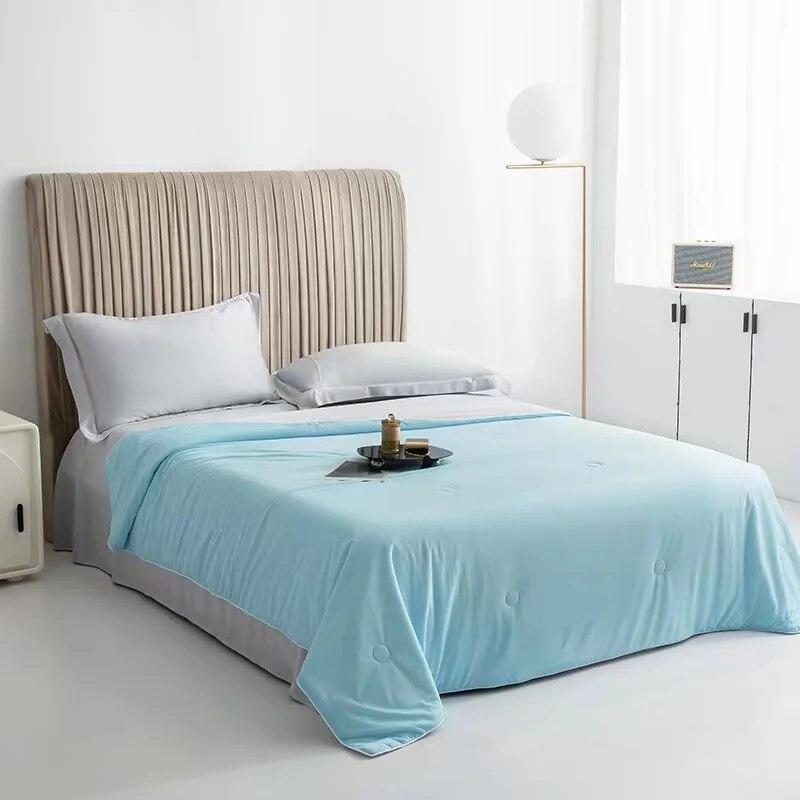 Summer Smooth Air Conditioner Lightweight Comforter Soft Skin-friendly Quilt Cooling Blankets  Antibacterial Cool Duvet