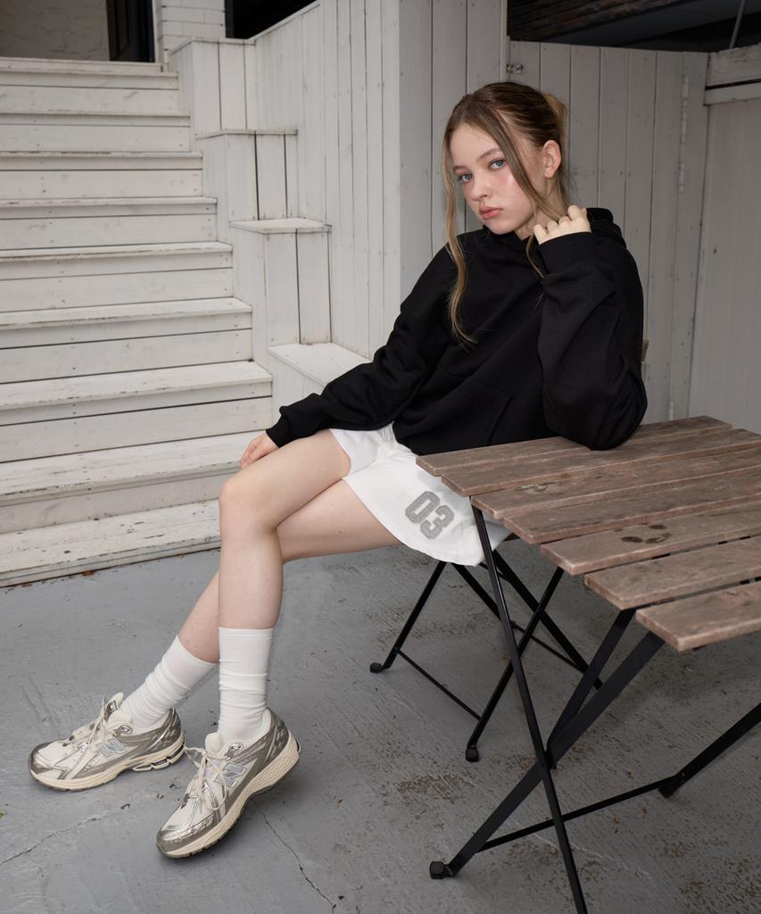 Rosefranz Back Rose Embroidery Hoodie [Black]