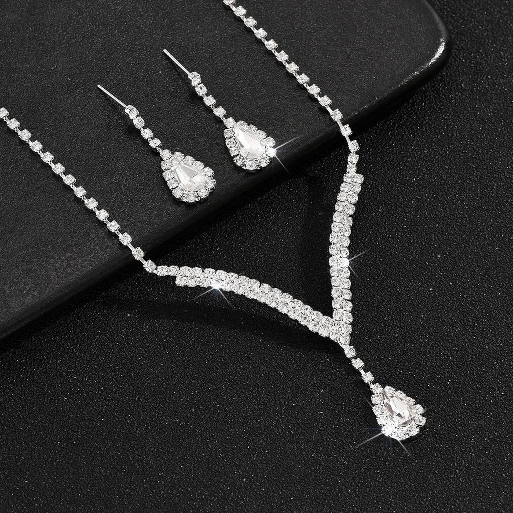 Bridal Diamond Claw Necklace & Earrings Set - European/American Rhinestone Wedding Accessories, 2-Piece.