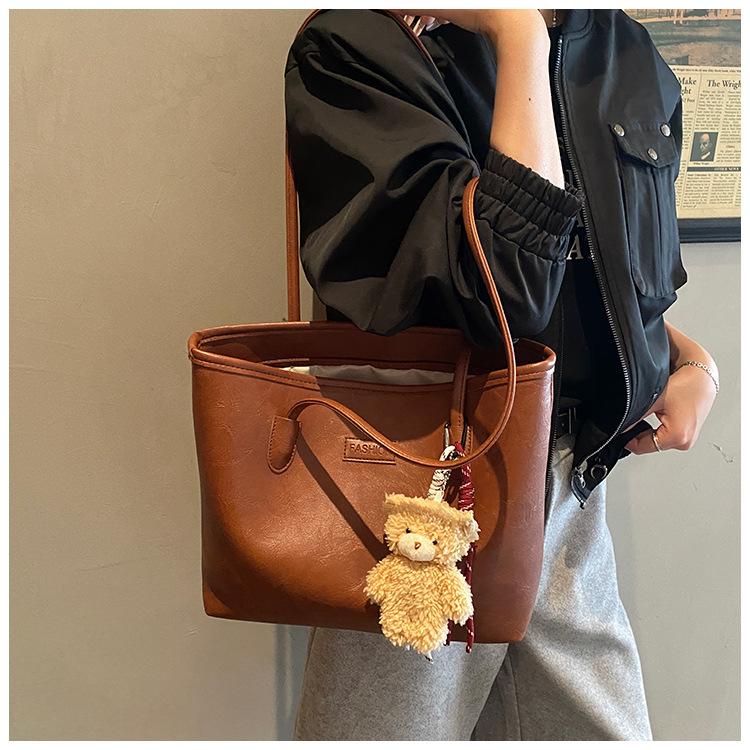 Spacious Faux Leather Tote Bag for Women Fashionable Commuter Shoulder Purse Simple Daily Large Capacity Handbag