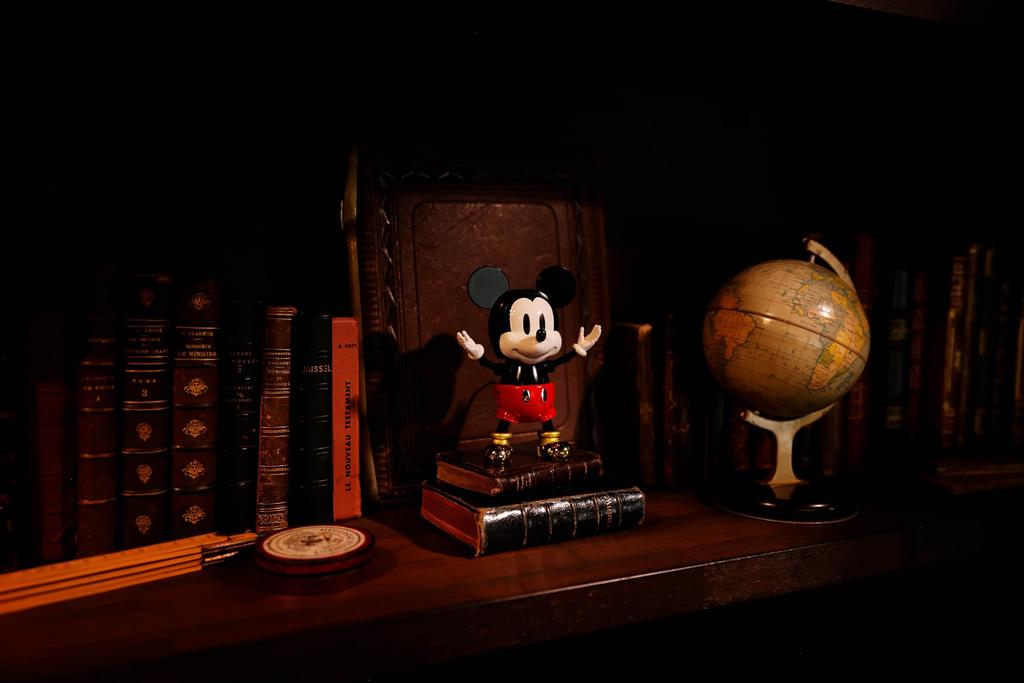 TAMASHII NATIONS Chogokin Disney Character Super Transformation Mickey Mouse by Kunio Okawara, approximately 125mm die-cast, ABS, and PVC pre-painted