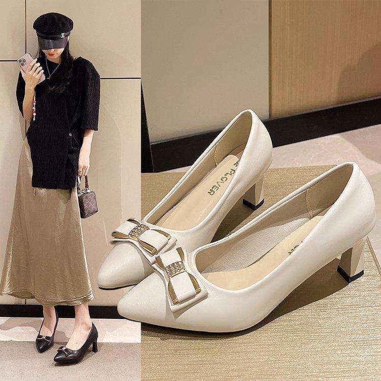 

Женские туфли-лодочки из мягкой кожи на среднем каблуке, новинка осени 2025, универсальные, с открытым вырезом, на толстом каблуке, профессиональные для работы, не утомляющие ноги, на высоком каблуке 40