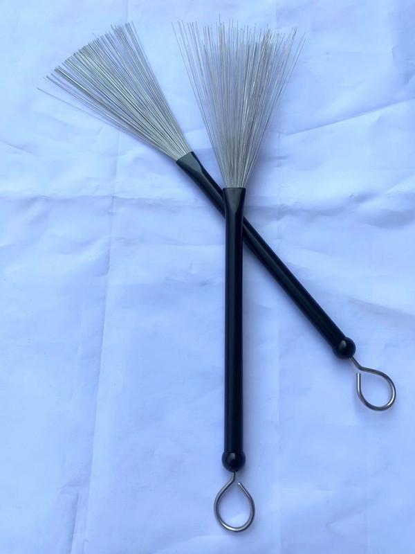 Metal Drum Rack with Steel Wire Jazz Drum Brushes and Drumsticks