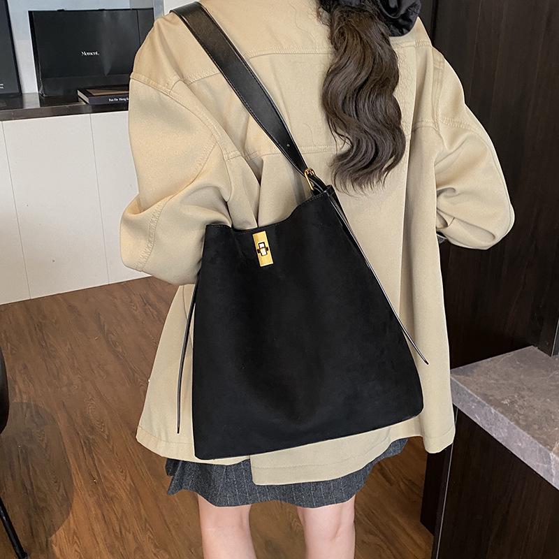 Leopard Print Suede Tote: Versatile Large-Capacity Crossbody for Autumn/Winter