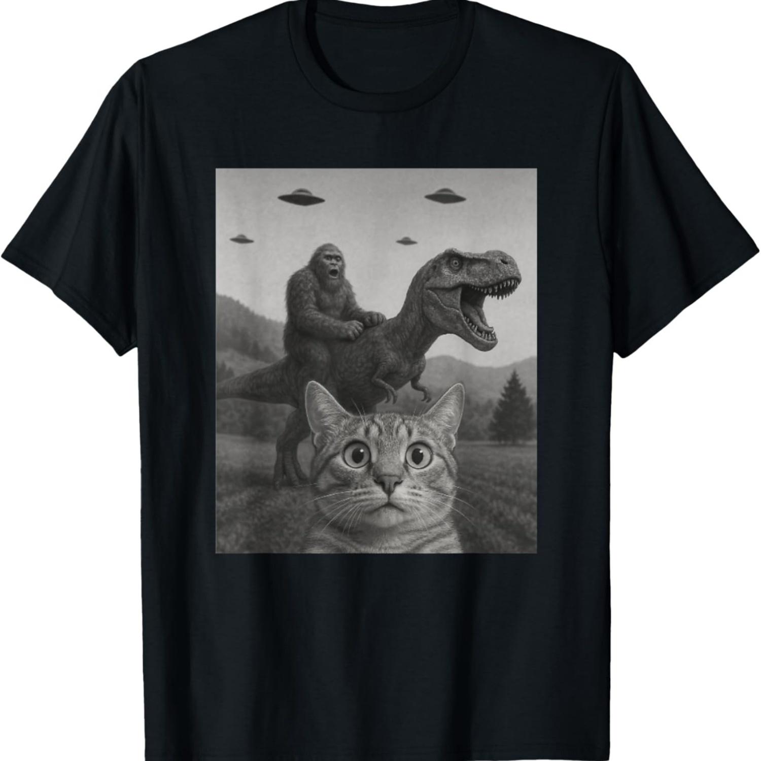 Cat Selfie with Bigfoot Riding T-rex Dinosaur Alien UFO Men Women Kids T-Shirt S чёрный