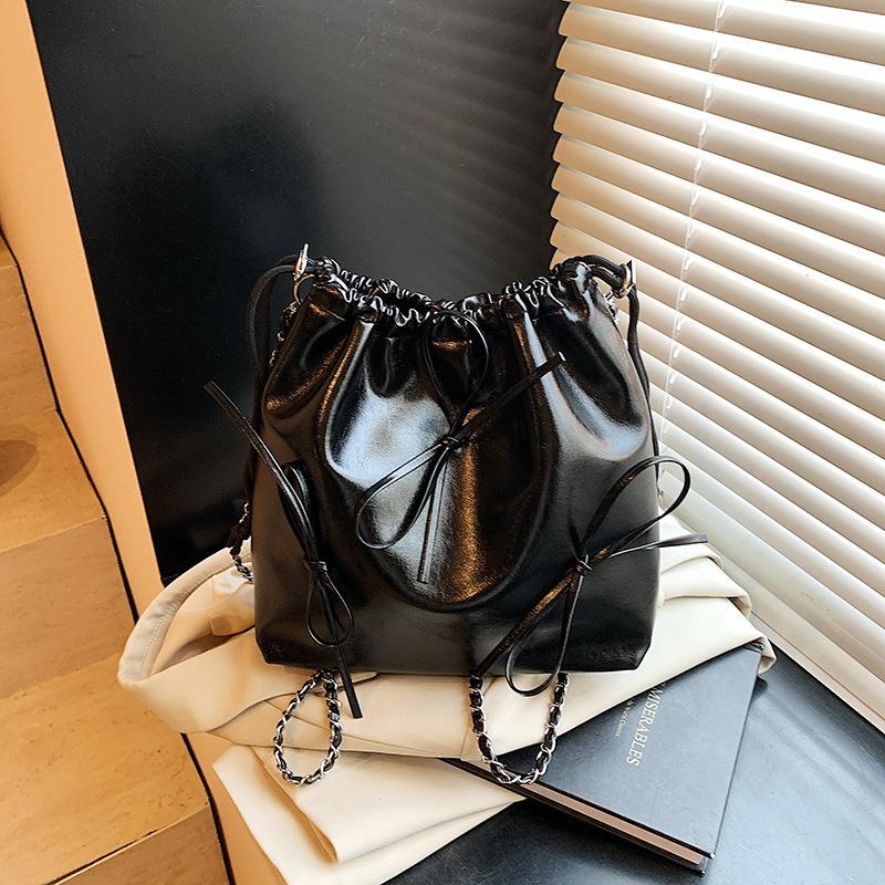 Rucksack mit Schleifenfalten Damen neue Mode Kettentasche Sommer vielseitiger Rucksack mit großem Fassungsvermögen