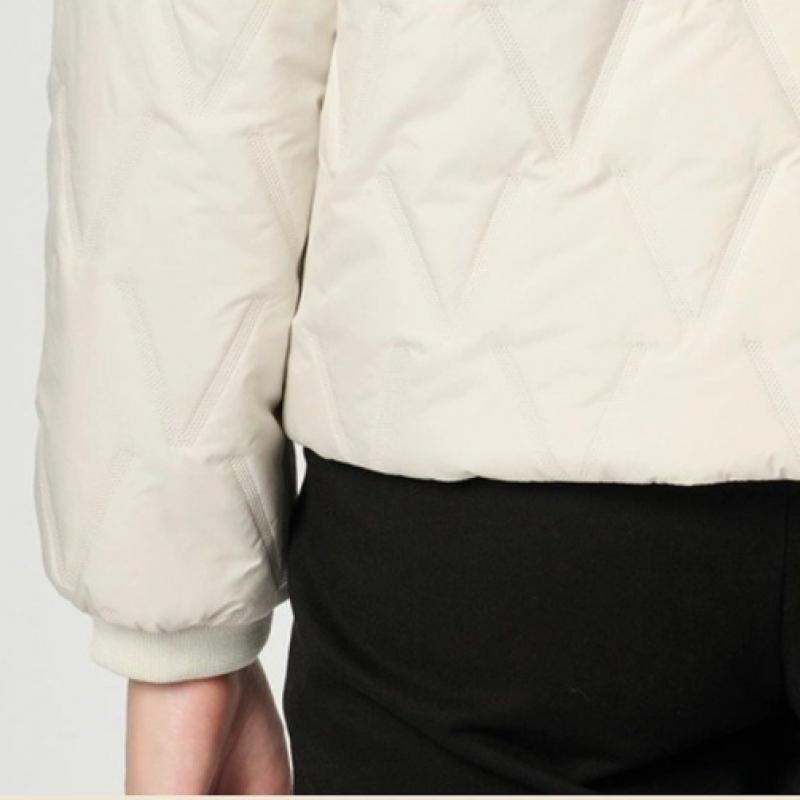 BCBG Hood Block Variation Duck Down Quilt B5w9y976