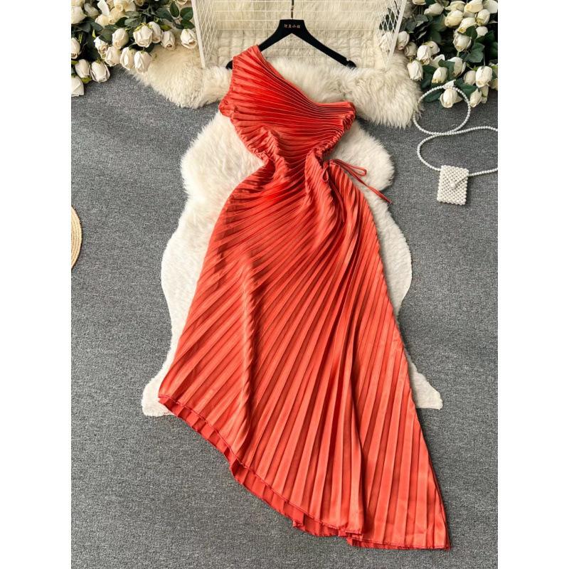 Slash shoulder dress women's high sense hollow waist pleated dress skirt waist irregular shoulder skirt temperament commute