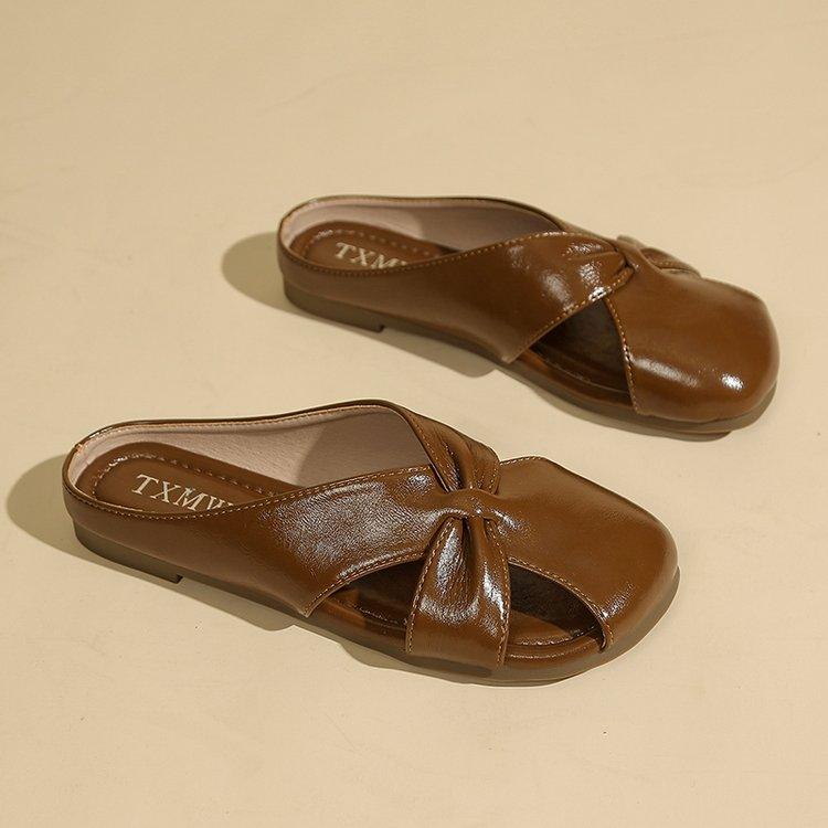 Fashion 2025 Summer Women's Leather Shoes Simple Covered Toe S Oblique S Flat-bottom Round Toe Modern Slippers Sandals